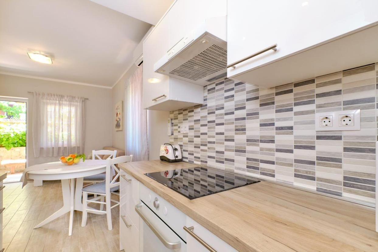 Apartments Enna مالي لوشينغْ المظهر الخارجي الصورة