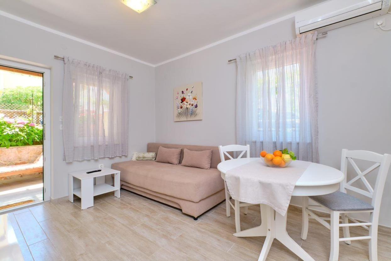 Apartments Enna مالي لوشينغْ المظهر الخارجي الصورة