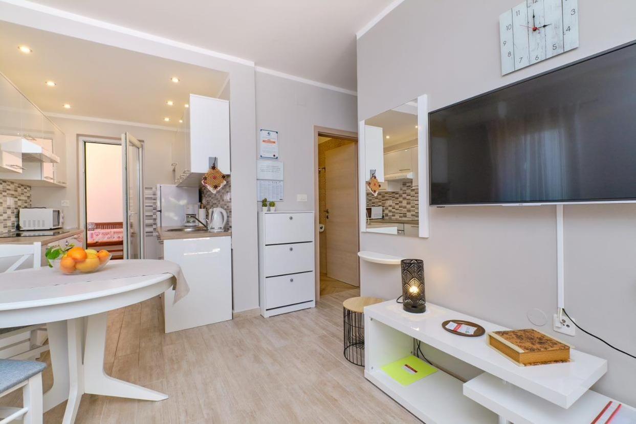 Apartments Enna مالي لوشينغْ المظهر الخارجي الصورة