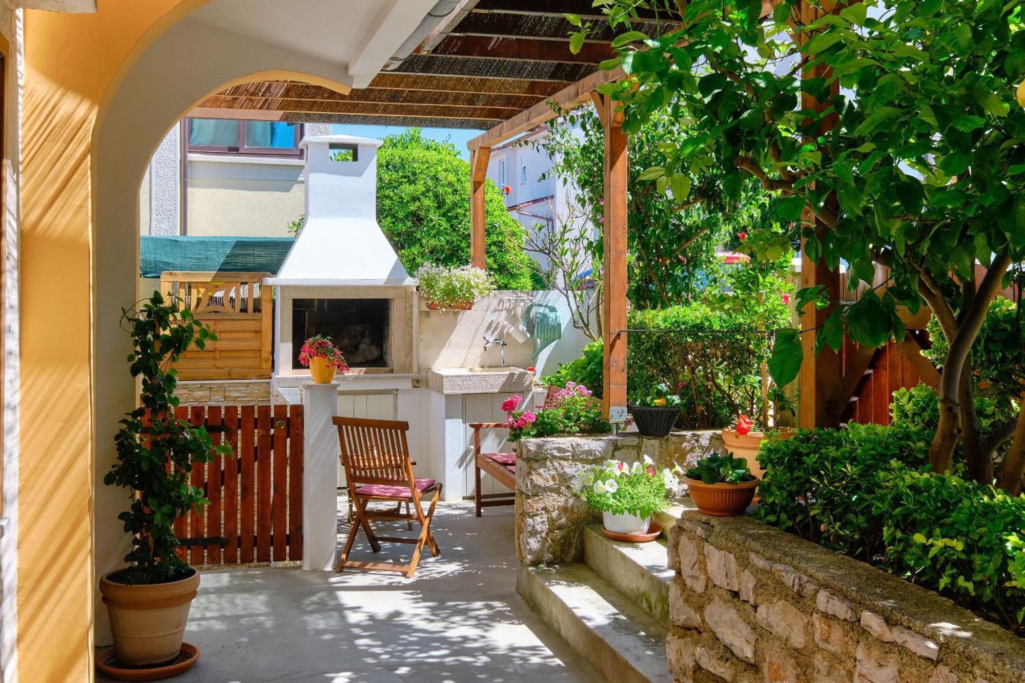 Apartments Enna مالي لوشينغْ المظهر الخارجي الصورة